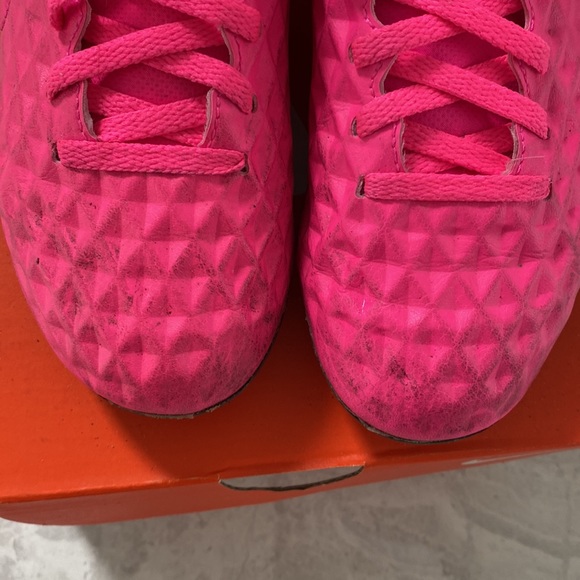 Nike Tiempo Soccer Cleats: size 2y. - Picture 3 of 7